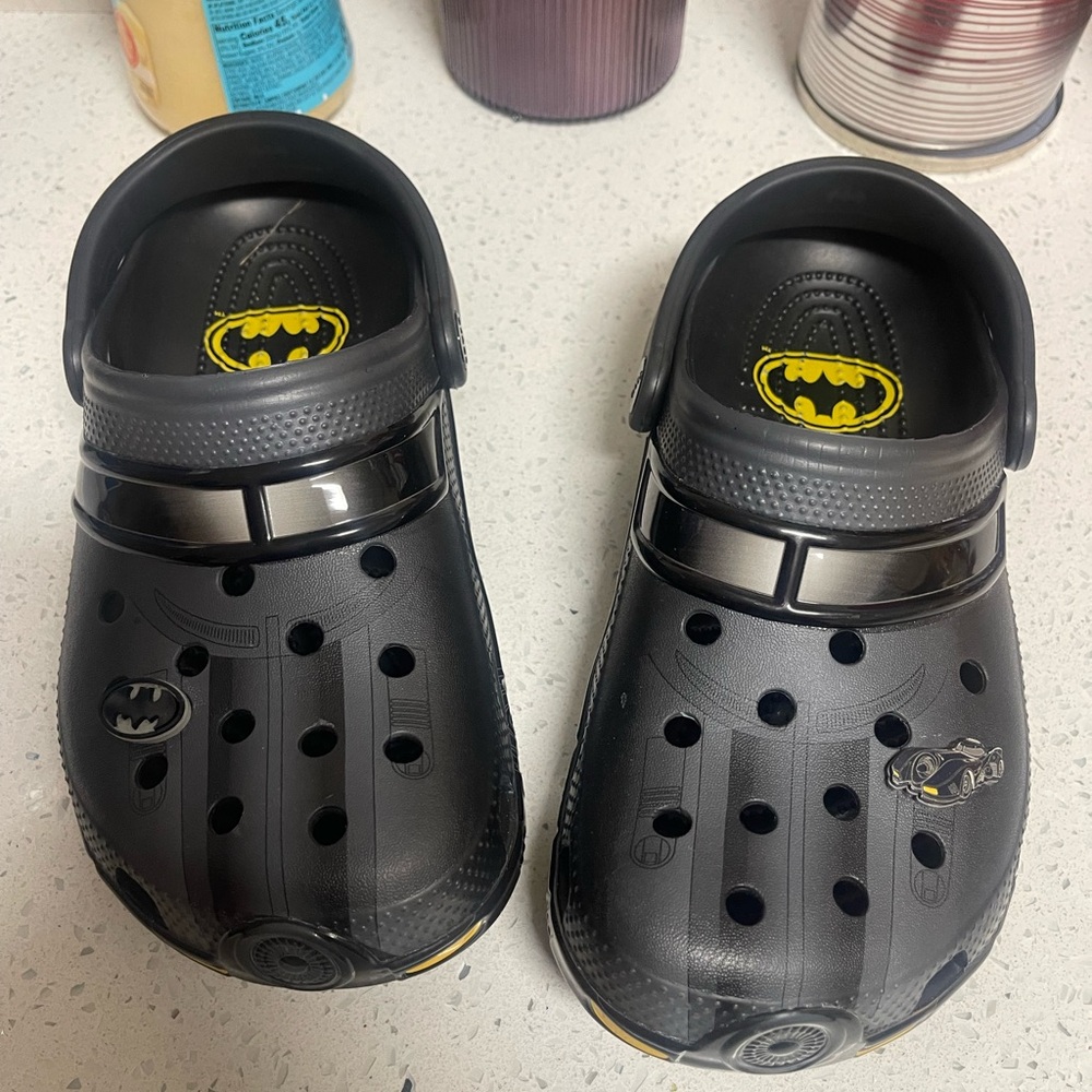 CROCS Batman size J6
